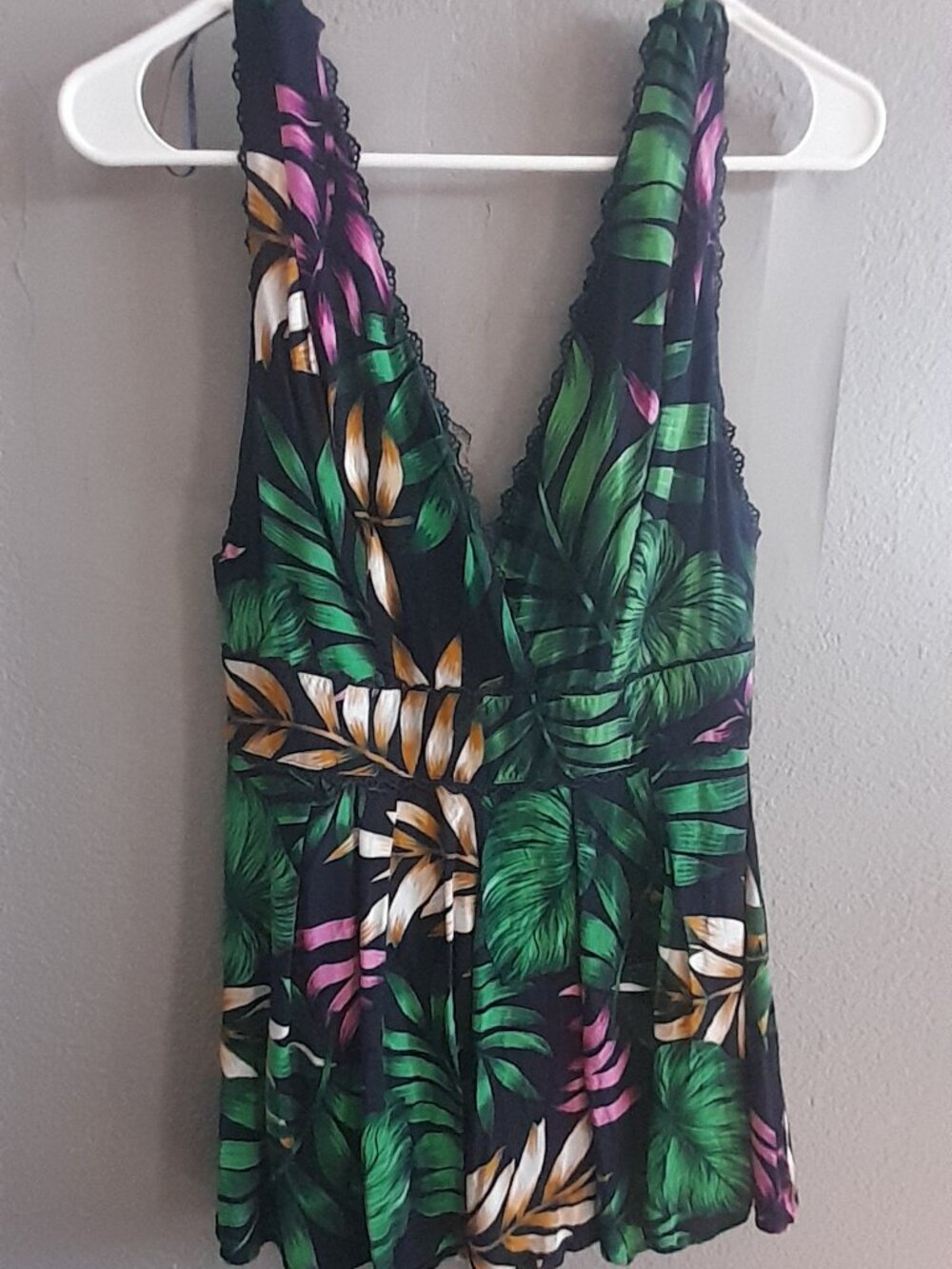 FASHION NOVA floral romper small